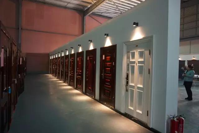 金大门业东北分公司500平展厅投入使用暨东北市场年终总结会议召开(图5)