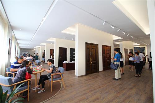 喜迎八方宾客 金大门业门博会圆满结束(图2)