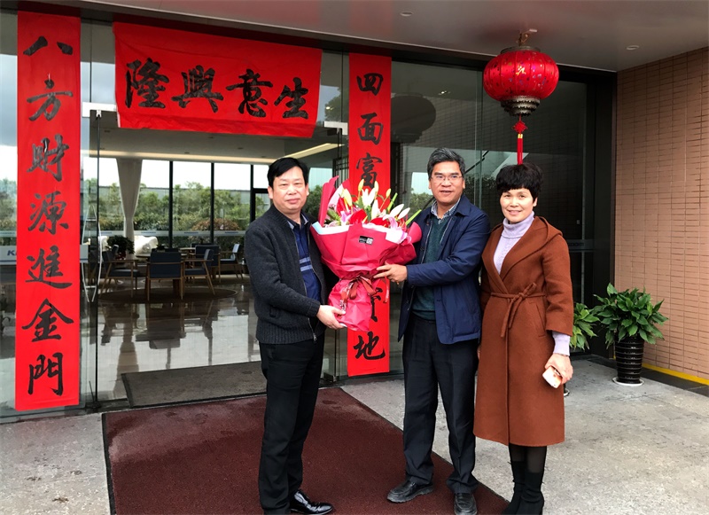 永康经济技术开发区人大主任黄高星莅临金大门业指导交流(图1) 永康经济技术开发区人大主任黄高星莅临金大门业指导交流(图1)