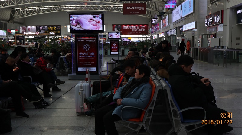 5大高铁站275块屏幕 温暖回家路金大门业伴您同行(图10)